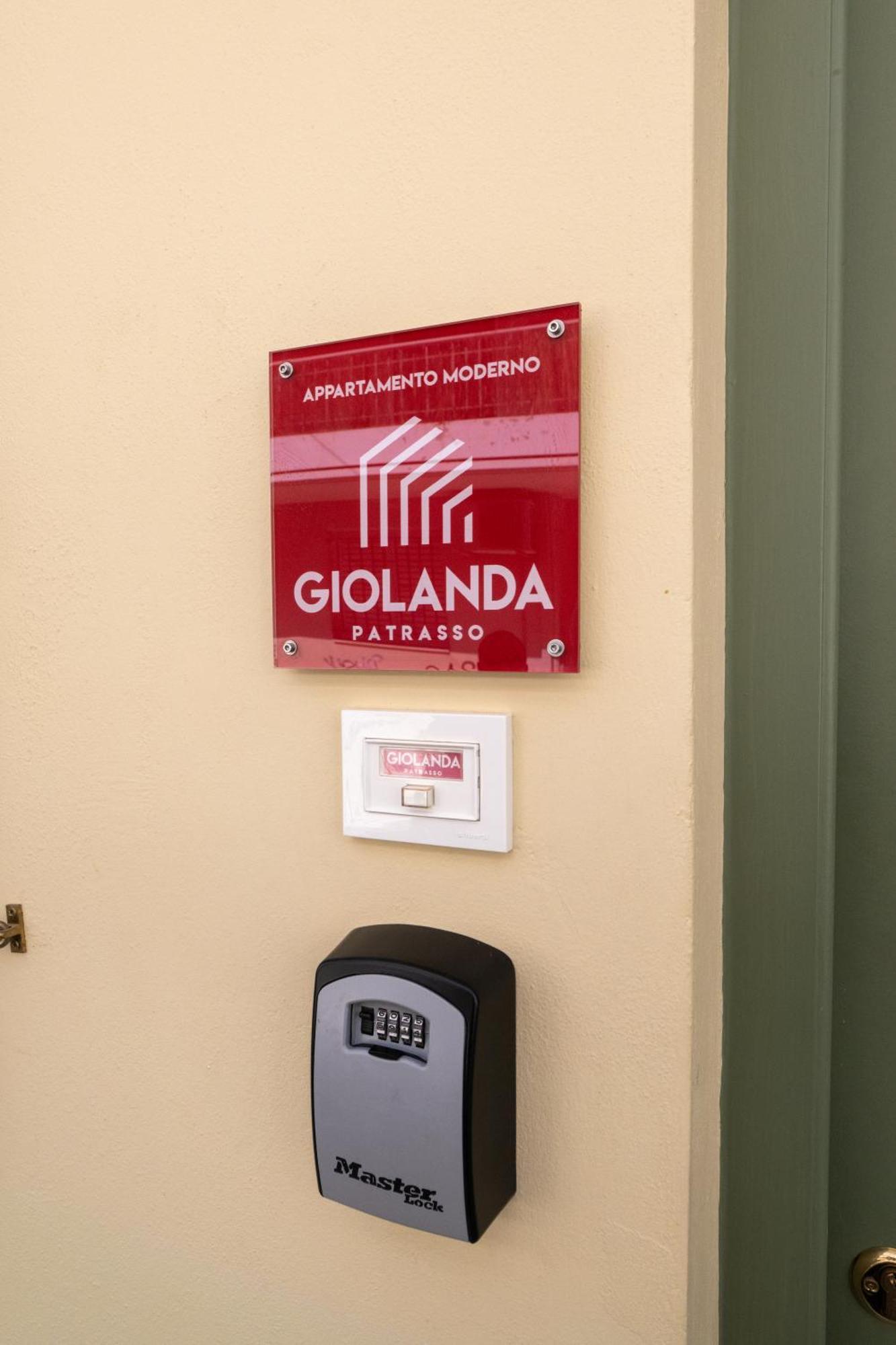 Giolanda Patrasso - Modern Apartment In The Center Of Patras Exterior photo